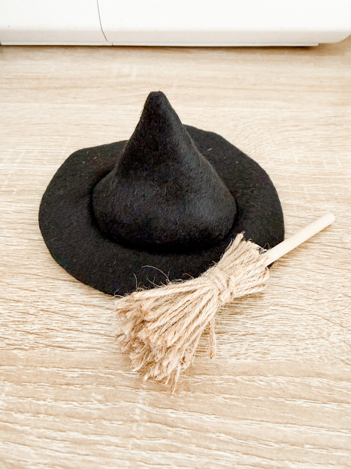Mini Witch Black Hair - Cats