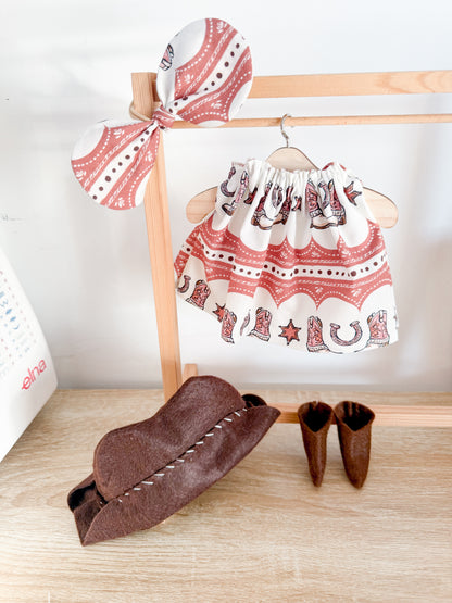 Cowgirl Outfit- horseshoe