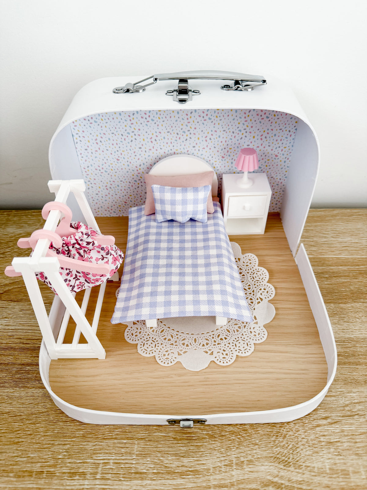 Medium Speckle Cottage