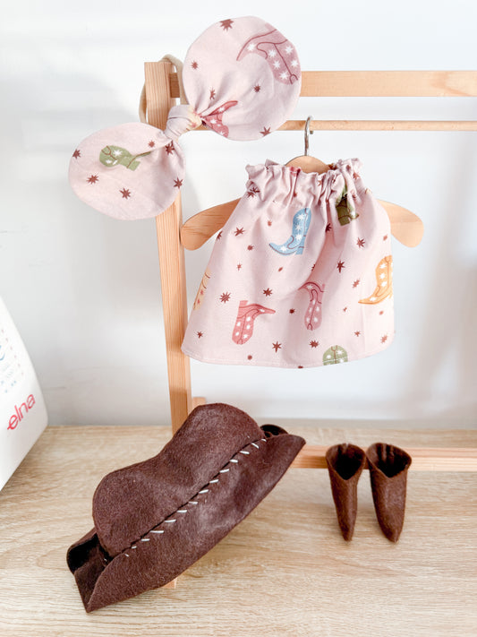 Cowgirl Outfit- pink boots