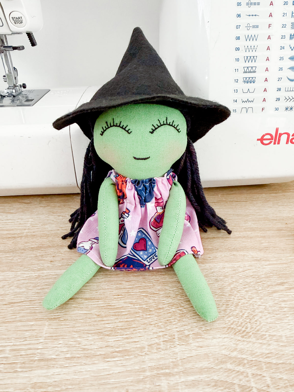 Mini Witch Black Hair - Cats