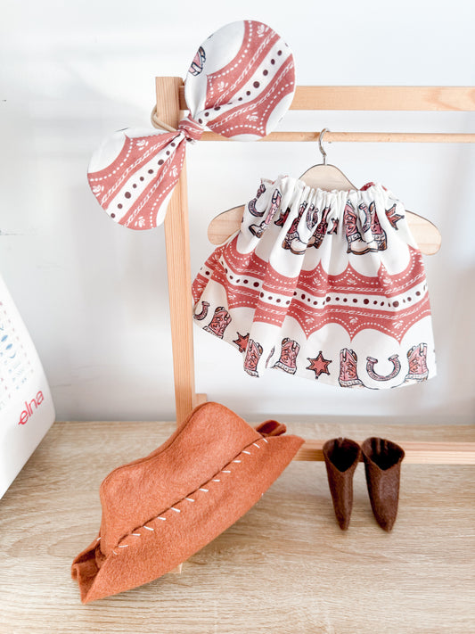 Cowgirl Outfit- horseshoe