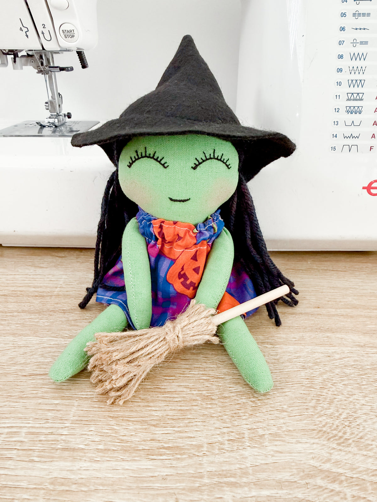 Mini Witch Black Hair - Pumpkin