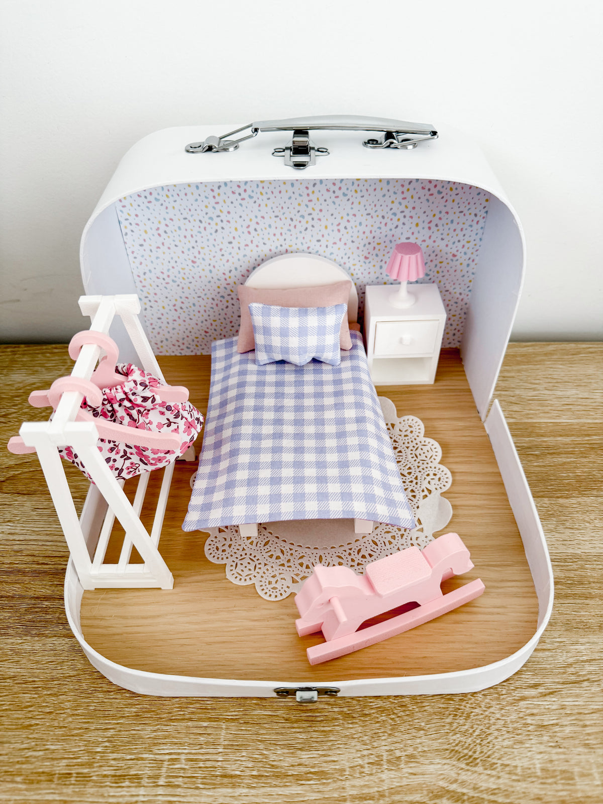 Medium Speckle Cottage